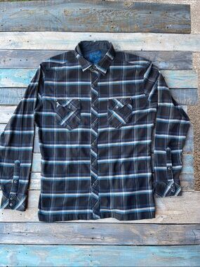 Kuhl Men's Navy and Light Blue Plaid Button-Down Shirt